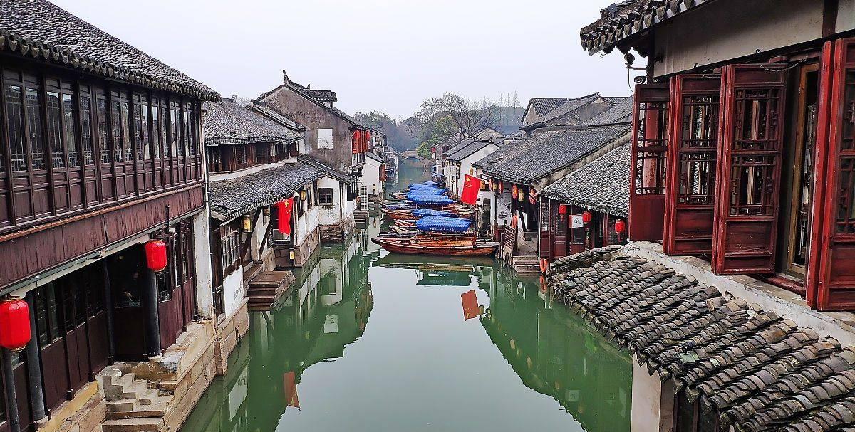 绝了!50岁拉尔萨扬言要生第五胎,火辣身材与卡戴珊不相上下!